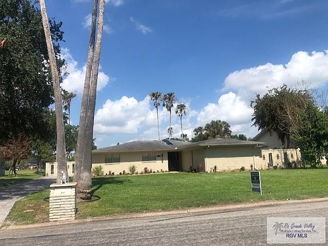1st image of 618 Palm Valley Dr W