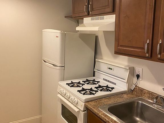 4th image of 469 Commonwealth Ave APT B2