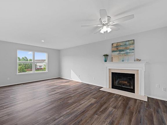 3rd image of 610 Midland Dr
