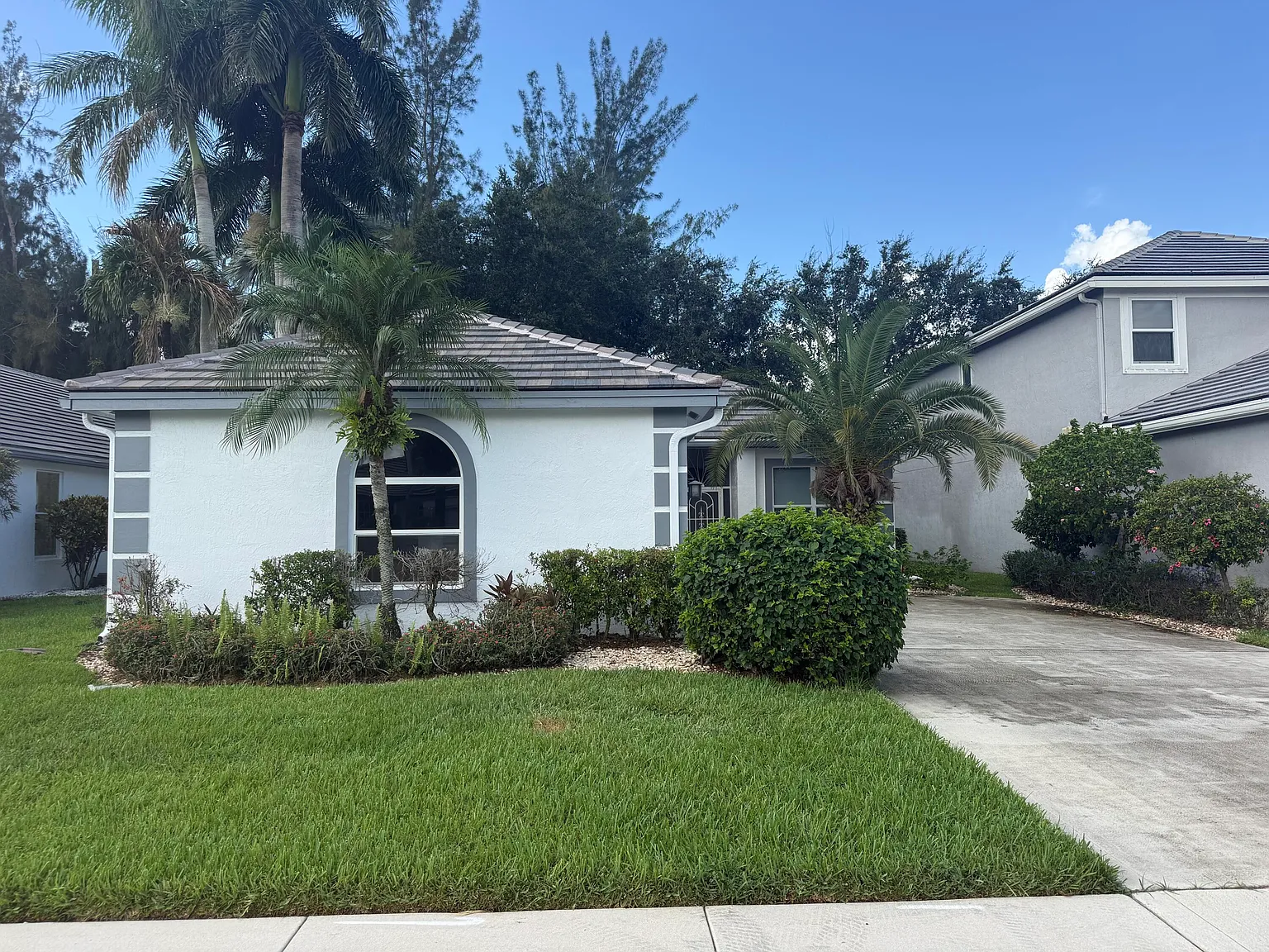 3 bed, 2.0 bath, 1704 sqft, $4,800 — Photo 3