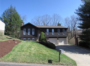 722 Bar Harbor Dr, Pittsburgh, PA