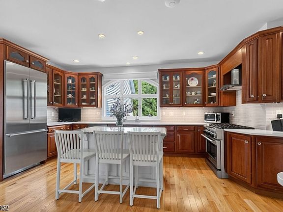 4th image of 2 Glencree Ln