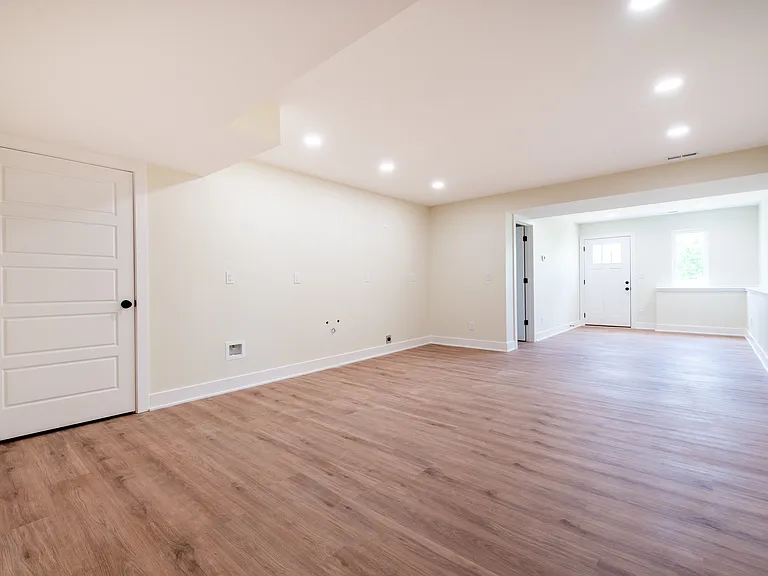 8301 Acme Way — Photo 18