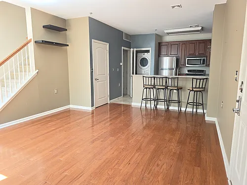 133 N Bread St #1A3 Photo 1