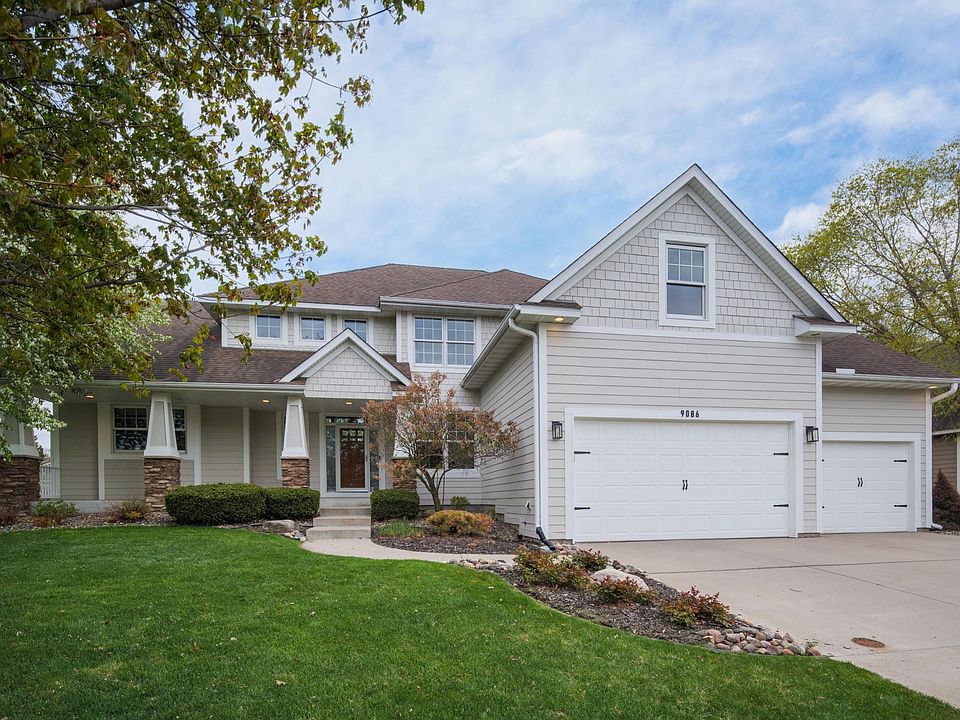 1st image of 9086 Wildwood Cir
