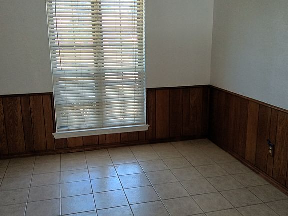 4th image of 4205 Osage Dr #1