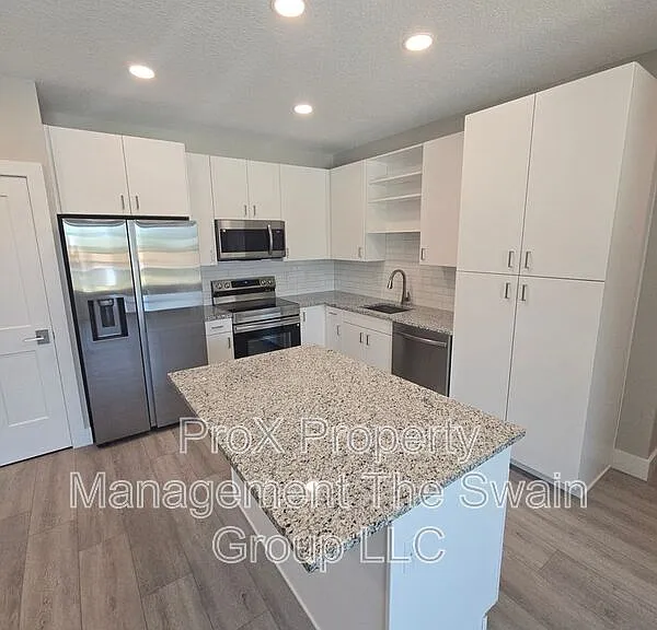 701 Bates Ave SW #202 — Photo 3