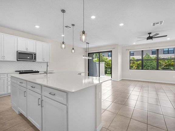 2nd image of 8185 Cinch Way #8185