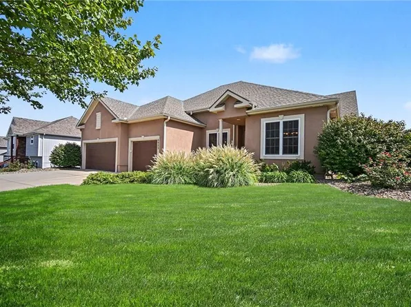6989 141st St, Basehor, KS 66007