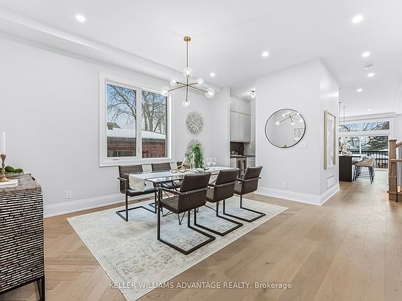 4th image of 711 Hillview Cres