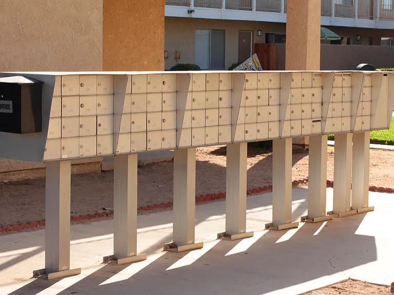 Hesperia Regency Apartments — Photo 30