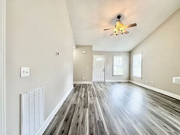 5th image of 3522 Riverside Dr