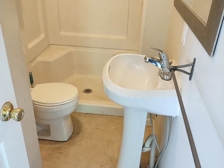 1402 Brabyn Ave — Photo 6