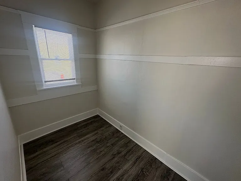 1445 Elm LB — Photo 4