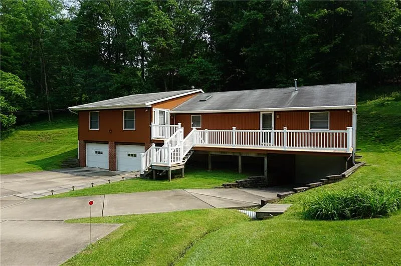 104 Hillcrest Dr photo 1