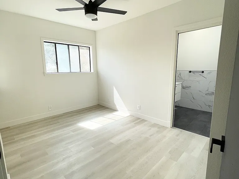 4253 Howe St #A — Photo 10