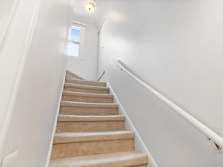 W Windemere Ave — Photo 6