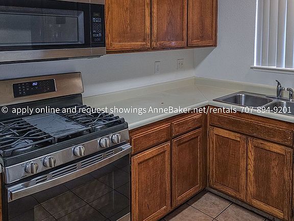 4th image of 121 Elbridge Ave APT D