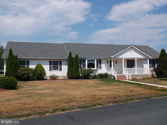 2nd image of 36785 W Pond Cir