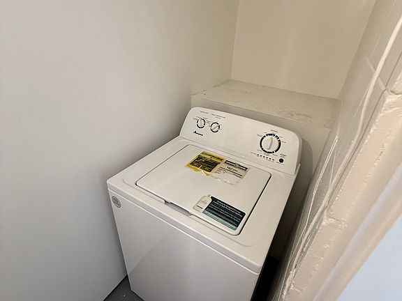 4th image of 2811 W Horatio St #54f80f2f9