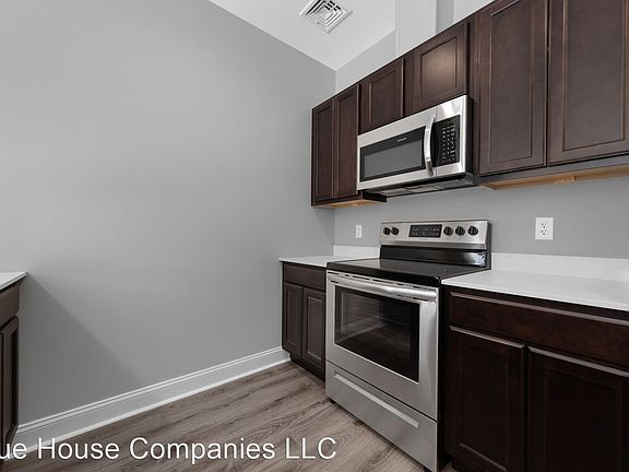 5th image of 191 N Pearl St #305
