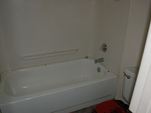3rd image of 2916 Highlawn Ter