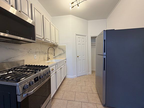 2nd image of 188 South St APT 1