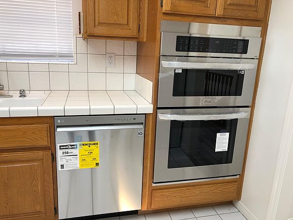 5th image of 2603 Vanderbilt Ln #A