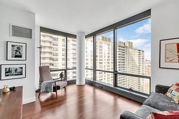 Rented by Chartwell Manhattan Realty | media 29