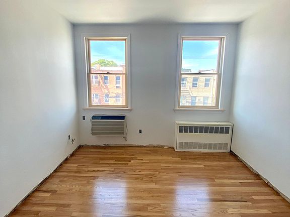 4th image of 8700 15th Ave #2