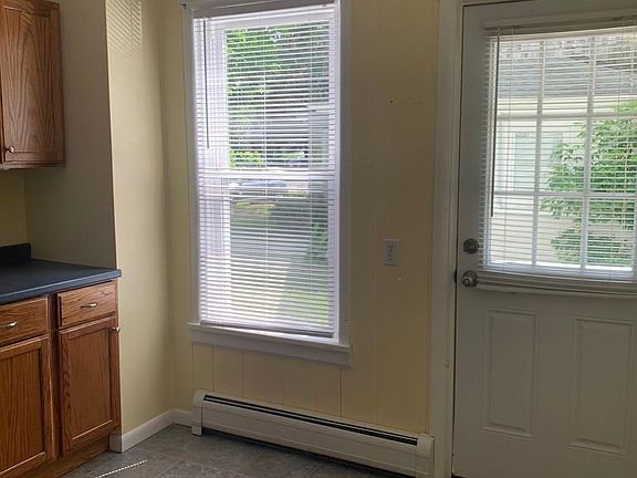 4th image of 62 Downer St