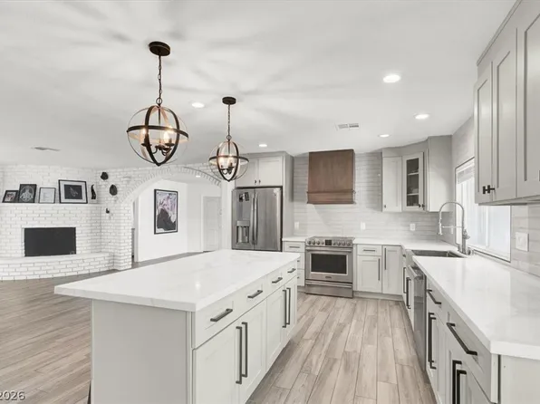 1600 Eaton Dr, Las Vegas, NV 89102