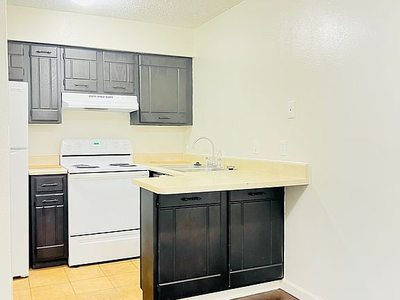 2nd image of 5300 E Cherry Creek South Dr #23