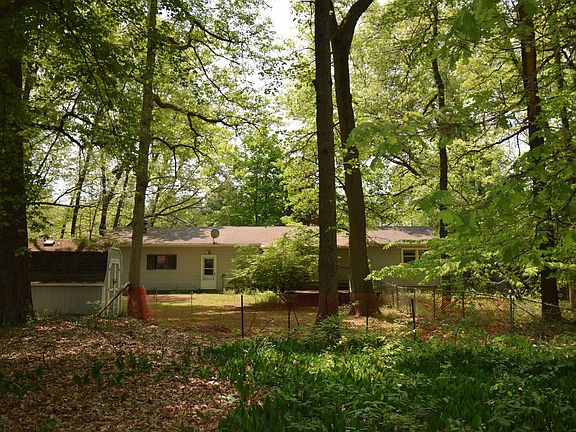 4th image of 35110 Riverview Dr