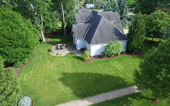 3rd image of 107 Bridgeport Dr