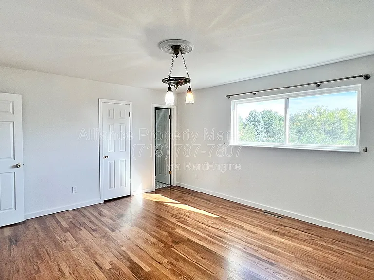 514 Catalina Dr — Photo 12