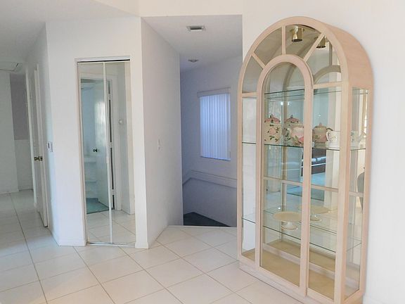 3rd image of 5154 Floria Dr APT O