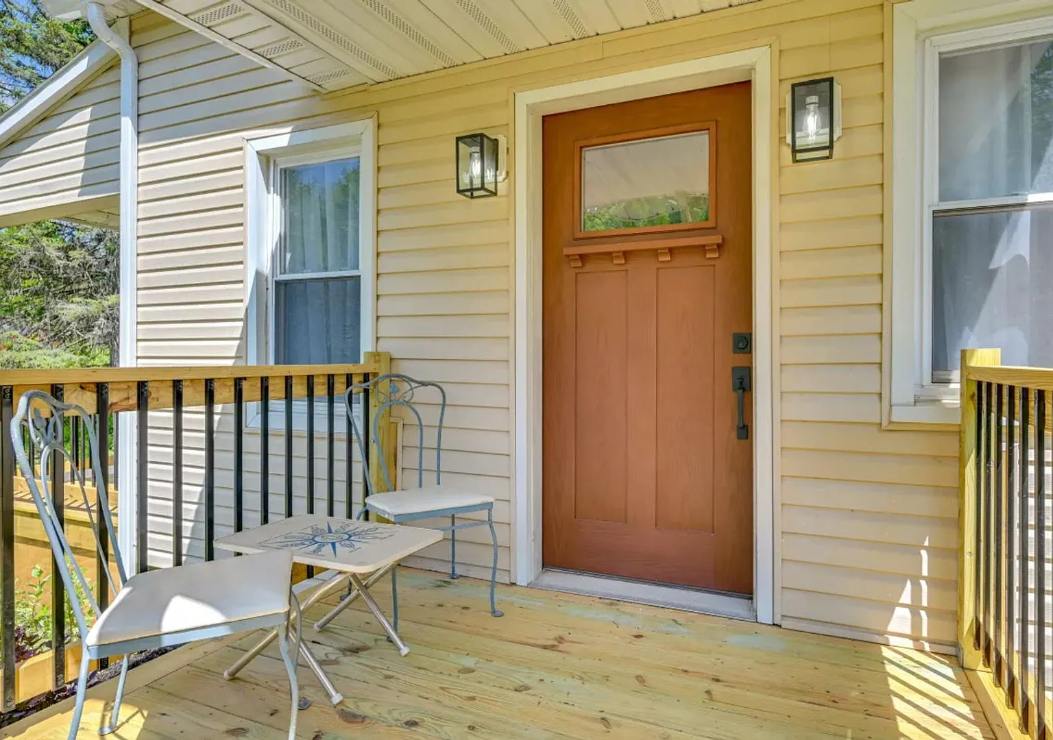 Spacious 4BR House in Gansevoort — Photo 4