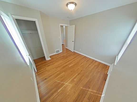 4th image of 21836 Alger St