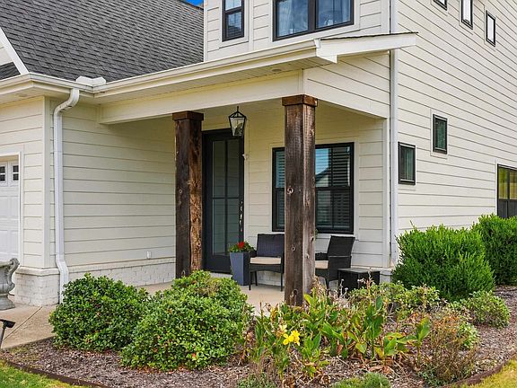 2nd image of 300 Hickory Dr