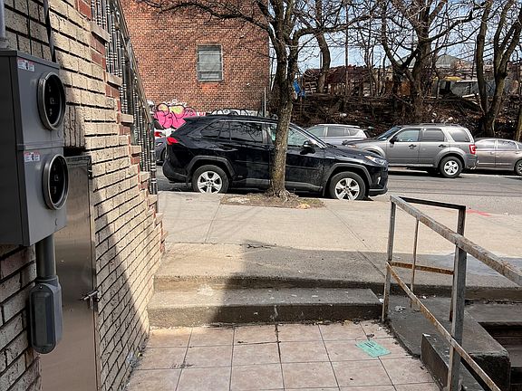 3rd image of 9308 177th St