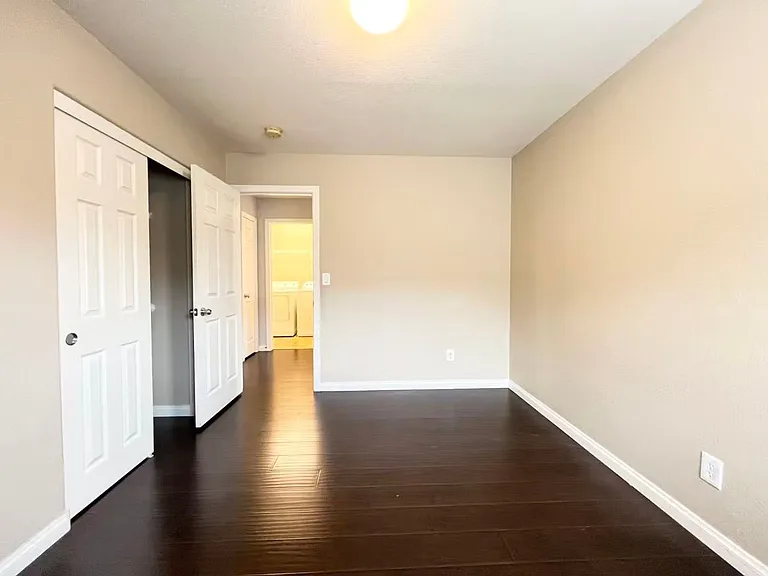 574 Redruth Dr — Photo 24