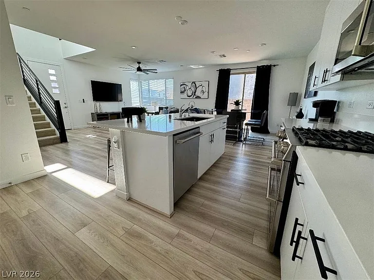 3220 Bertonico Ave — Photo 7