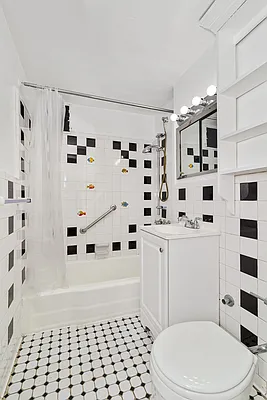 Sold by Manhattan Boutique Real Estate | media 24