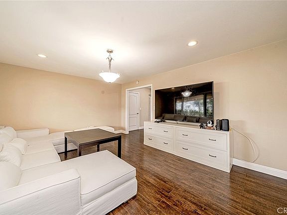 3rd image of 15243 Crosswood Rd