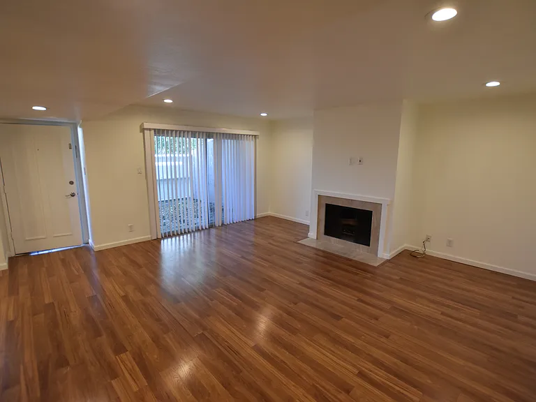 675 Sharon Park Dr #147 — Photo 11