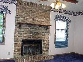 2nd image of 2059 Willowhill Ln