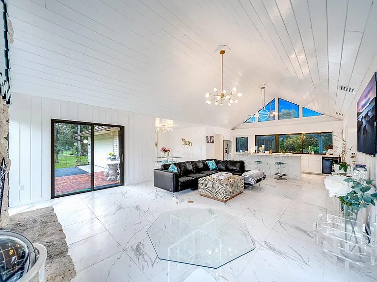 583 Rambling Drive Cir — Photo 4