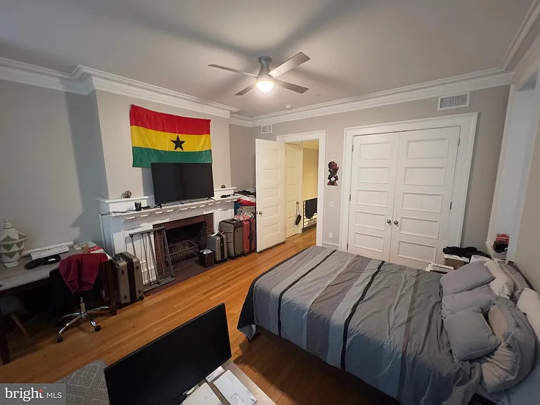 2126 Locust St #1R — Photo 21