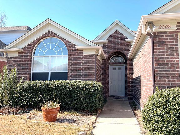 2nd image of 2208 Arbor Chase Cir